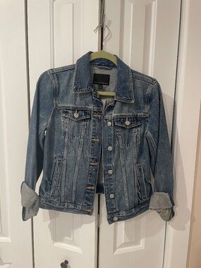 Banana Republic Denim Jacket XS | Classic Fitted Jean Jacket | Medium Wash
